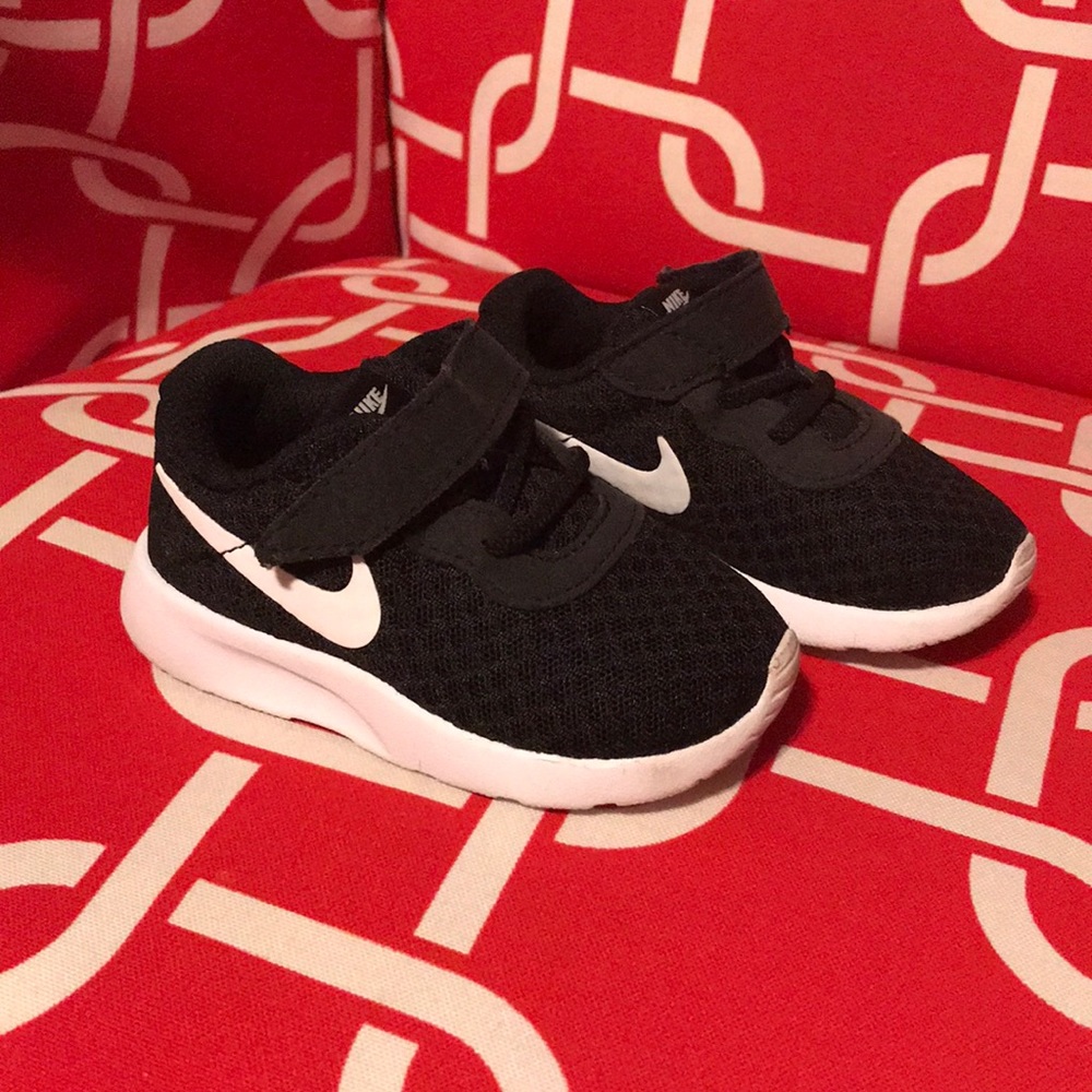 Toddler size 5 nikes
